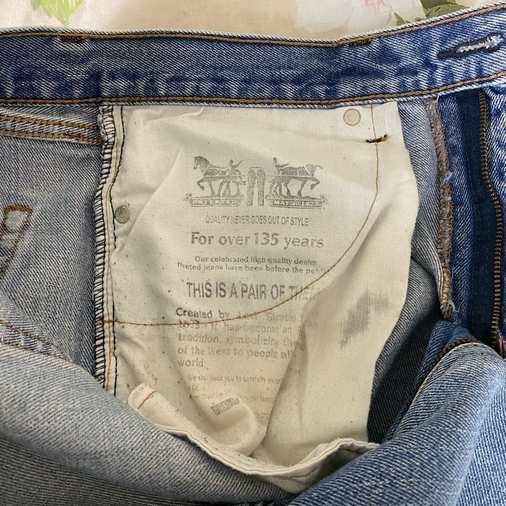 Levi's 505 Light Blue Straight Leg Jeans with Distressed Details - Picture 9 of 10